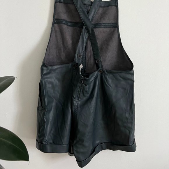 ASOS leather look oversized pinafore playsuit - Picture 4 of 7